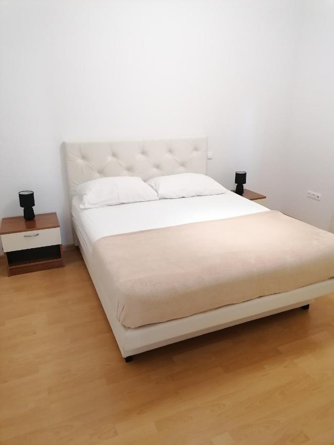 Apartments Dinko Duće 外观 照片